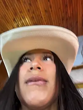 LinnaGardenia online show from 01/10/26, 02:12