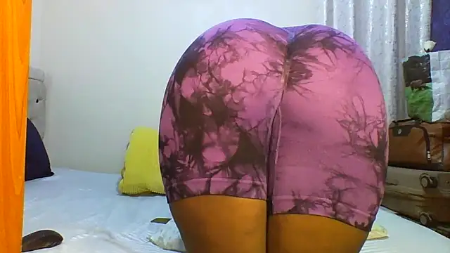 Petitiebooty online show from 10/27/25, 07:20