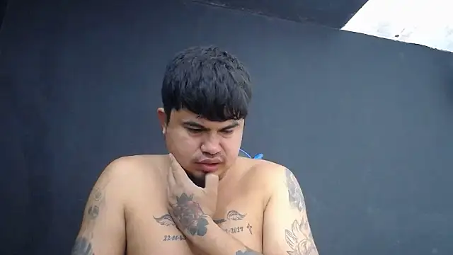 Snapshot of DickMasterfindom chatting on 06/18/26, 12:53 DickMasterfindom online show from 06/18/26, 12:53