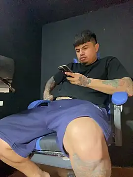 Snapshot of DickMasterfindom chatting on 07/07/26, 03:53 DickMasterfindom online show from 07/07/26, 03:53