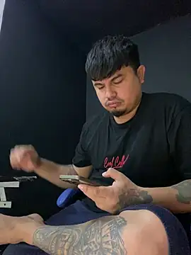 Snapshot of DickMasterfindom chatting on 06/07/26, 10:48 DickMasterfindom online show from 06/07/26, 10:48