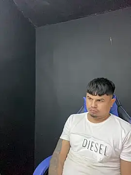 Snapshot of DickMasterfindom chatting on 06/26/26, 03:56 DickMasterfindom online show from 06/26/26, 03:56