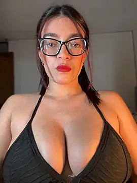 Snapshot of kathii95 chatting on 05/15/26, 01:36 kathii95 online show from 05/15/26, 01:36
