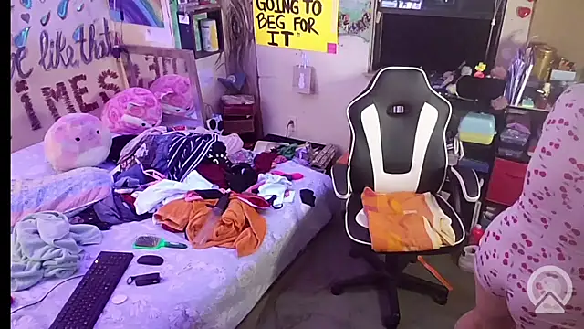 Snapshot of Cloud_Master9 chatting on 10/05/25, 07:21 Cloud Master9 online show from 10/05/25, 07:21