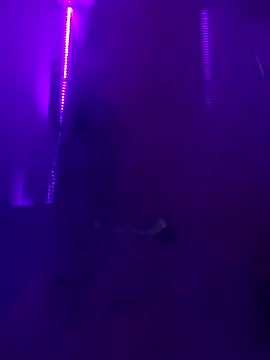 Snapshot of Cloud_Master9 chatting on 10/27/25, 01:50 Cloud Master9 online show from 10/27/25, 01:50