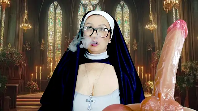 Snapshot of helenas_fantasy chatting on 09/14/25, 04:02 helenas fantasy online show from 09/14/25, 04:02