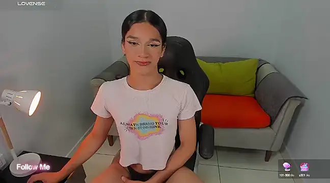 Snapshot of Dany-Sexy chatting on 02/19/25, 06:10 Dany-Sexy online show from 02/19/25, 06:10