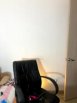 Alanna atm  online show from 11/19/25, 04:40