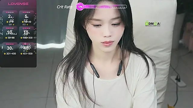 Snapshot of _YouY_ chatting on 01/29/25, 03:54 YouY online show from 01/29/25, 03:54