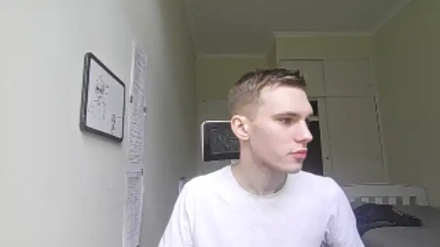 Snapshot of bluegaze6 chatting on 10/10/25, 12:22 bluegaze6 online show from 10/10/25, 12:22