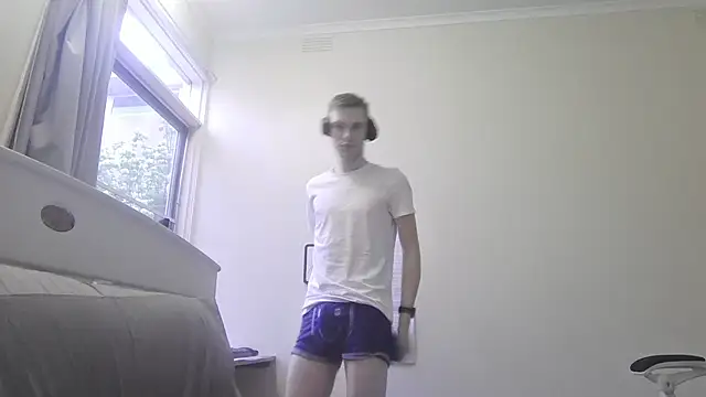 Snapshot of bluegaze6 chatting on 10/10/25, 08:31 bluegaze6 online show from 10/10/25, 08:31