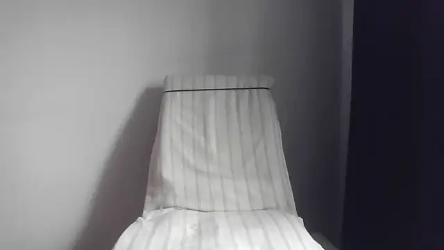 Snapshot of fl3xxx1 chatting on 12/01/25, 10:38 fl3xxx1 online show from 12/01/25, 10:38