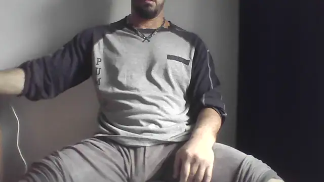 Snapshot of fl3xxx1 chatting on 12/17/25, 10:42 fl3xxx1 online show from 12/17/25, 10:42