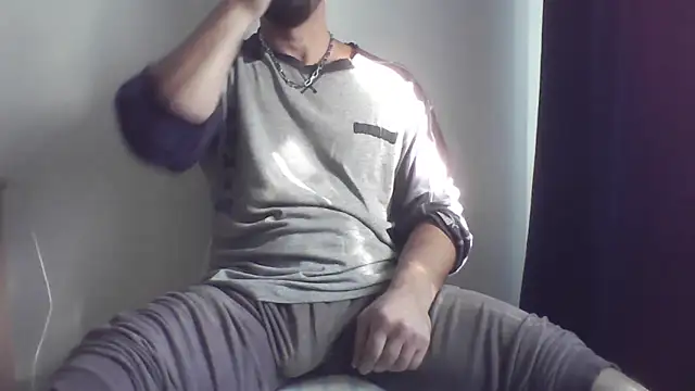 Snapshot of fl3xxx1 chatting on 10/31/25, 08:22 fl3xxx1 online show from 10/31/25, 08:22