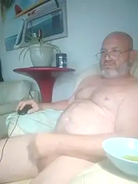 iambradz online show from 04/19/26, 01:28