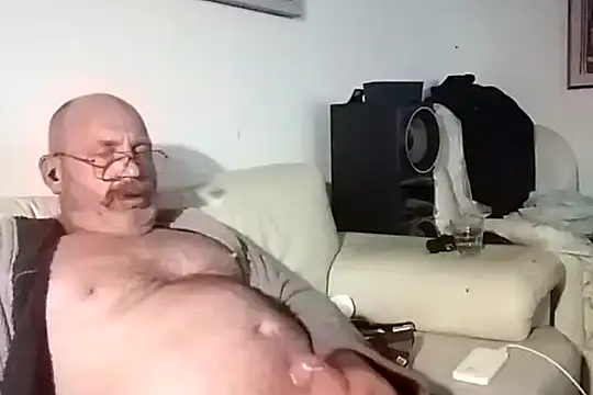 iambradz online show from 03/08/25, 08:22