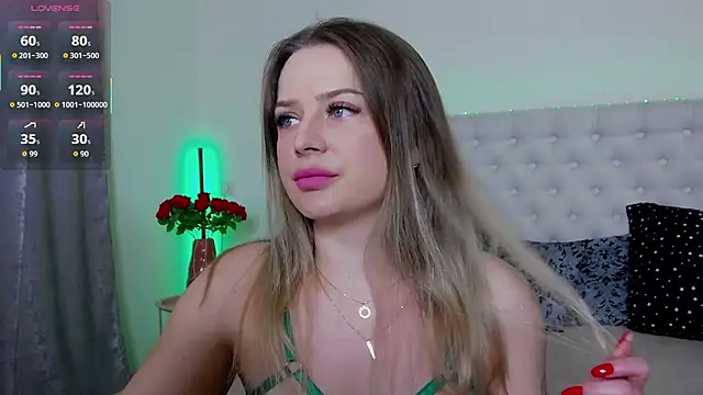 TamarraFox online show from 11/07/25, 04:28