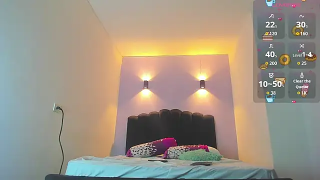 Sofia Clauss  online show from 09/22/25, 04:18