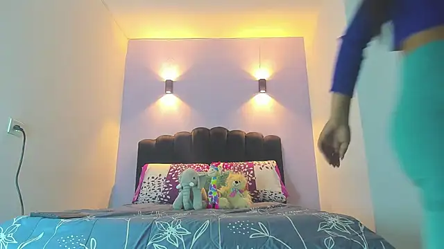 Sofia Clauss  online show from 09/26/25, 04:41