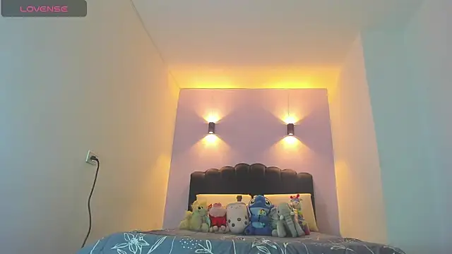 Snapshot of Sofia_Clauss_ chatting on 12/20/25, 04:15 Sofia Clauss online show from 12/20/25, 04:15