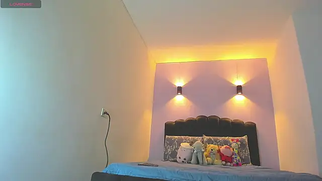 Sofia Clauss  online show from 10/20/25, 05:09