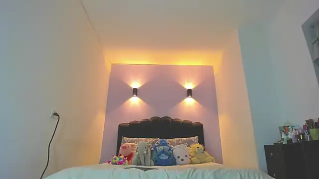 Snapshot of Sofia_Clauss_ chatting on 04/26/26, 04:10 Sofia Clauss online show from 04/26/26, 04:10