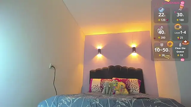 Sofia Clauss  online show from 09/24/25, 04:19