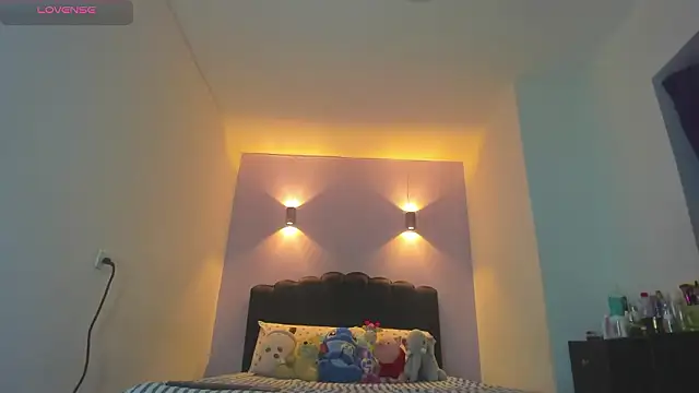 Snapshot of Sofia_Clauss_ chatting on 03/09/26, 04:27 Sofia Clauss online show from 03/09/26, 04:27