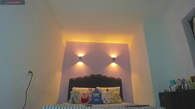 Snapshot of Sofia_Clauss_ chatting on 03/11/26, 04:39 Sofia Clauss online show from 03/11/26, 04:39