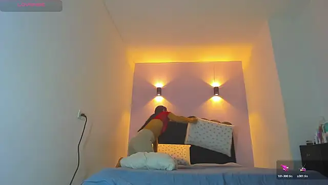 Snapshot of Sofia_Clauss_ chatting on 02/23/26, 04:03 Sofia Clauss online show from 02/23/26, 04:03