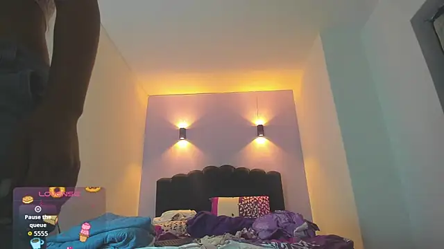 Sofia Clauss  online show from 09/19/25, 04:27