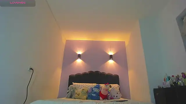 Snapshot of Sofia_Clauss_ chatting on 03/05/26, 04:20 Sofia Clauss online show from 03/05/26, 04:20