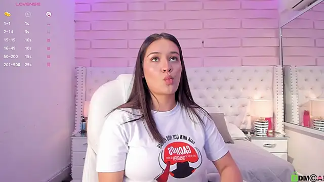 Snapshot of Yaaky_ chatting on 01/13/25, 03:58 Yaaky online show from 01/13/25, 03:58