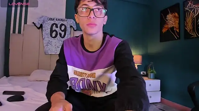 Snapshot of AlessandroDybala chatting on 11/21/25, 12:26 AlessandroDybala online show from 11/21/25, 12:26