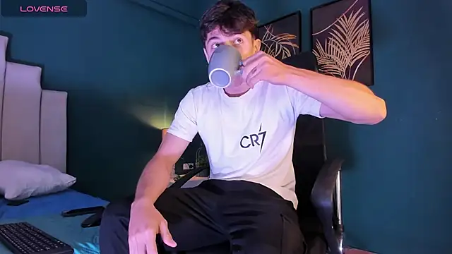 Snapshot of AlessandroDybala chatting on 11/20/25, 12:28 AlessandroDybala online show from 11/20/25, 12:28