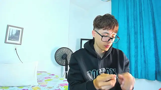 AlessandroDybala online show from 04/15/26, 12:10