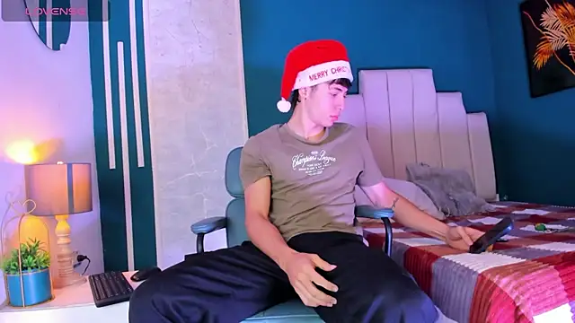 Snapshot of AlessandroDybala chatting on 12/17/25, 12:43 AlessandroDybala online show from 12/17/25, 12:43