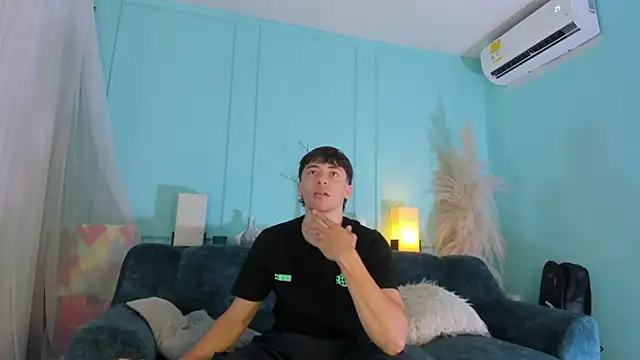 Snapshot of AlessandroDybala chatting on 11/08/25, 12:20 AlessandroDybala online show from 11/08/25, 12:20