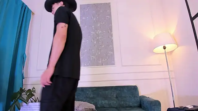 Snapshot of AlessandroDybala chatting on 09/16/25, 01:01 AlessandroDybala online show from 09/16/25, 01:01