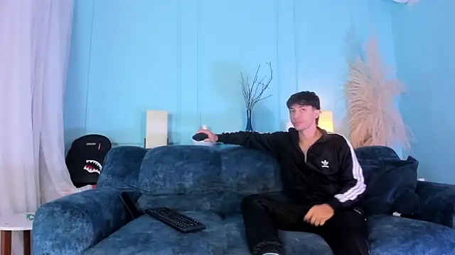 Snapshot of AlessandroDybala chatting on 11/16/25, 01:16 AlessandroDybala online show from 11/16/25, 01:16