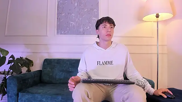 Snapshot of AlessandroDybala chatting on 11/05/25, 12:08 AlessandroDybala online show from 11/05/25, 12:08