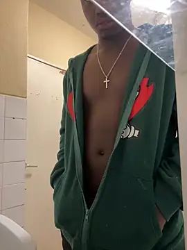 Snapshot of dalton453 chatting on 12/19/25, 12:47 dalton453 online show from 12/19/25, 12:47