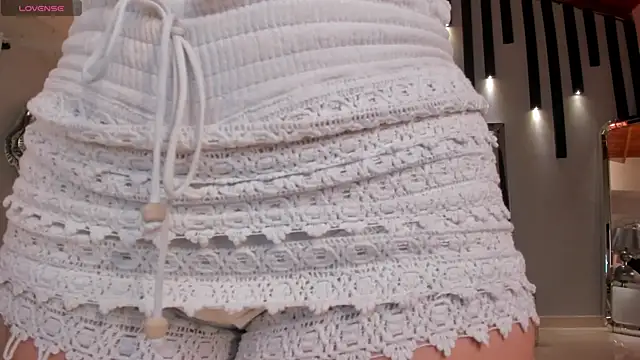 AnnaBrooks1 online show from 11/28/25, 07:47