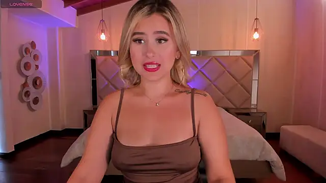 AnnaBrooks1 online show from 02/02/26, 07:46