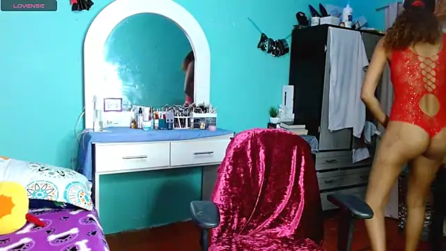 sensitive brunette online show from 11/06/25, 09:41