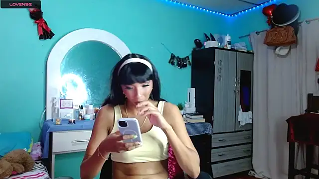 sensitive brunette online show from 11/14/25, 01:31