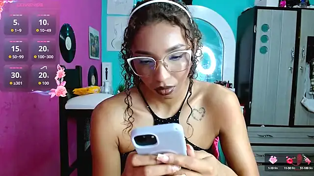Snapshot of sensitive_brunette chatting on 09/25/25, 12:05 sensitive brunette online show from 09/25/25, 12:05