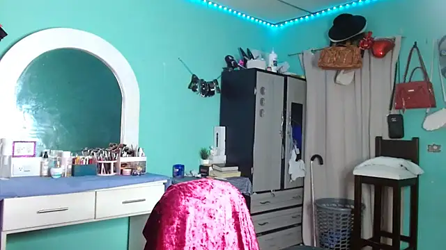 sensitive brunette online show from 11/11/25, 12:05