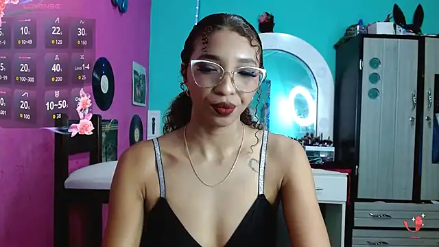 Snapshot of sensitive_brunette chatting on 09/19/25, 07:40 sensitive brunette online show from 09/19/25, 07:40