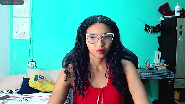 Snapshot of sensitive_brunette chatting on 06/10/26, 02:24 sensitive brunette online show from 06/10/26, 02:24